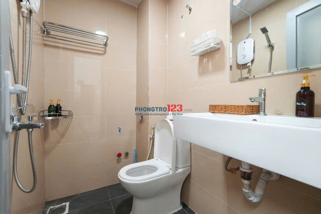 CĂN HỘ FULL NỘI THẤT CỬA SỔ LỚN SÁT Q1, Q3 GẦN ĐH MỞ, ĐH KINH TẾ,...