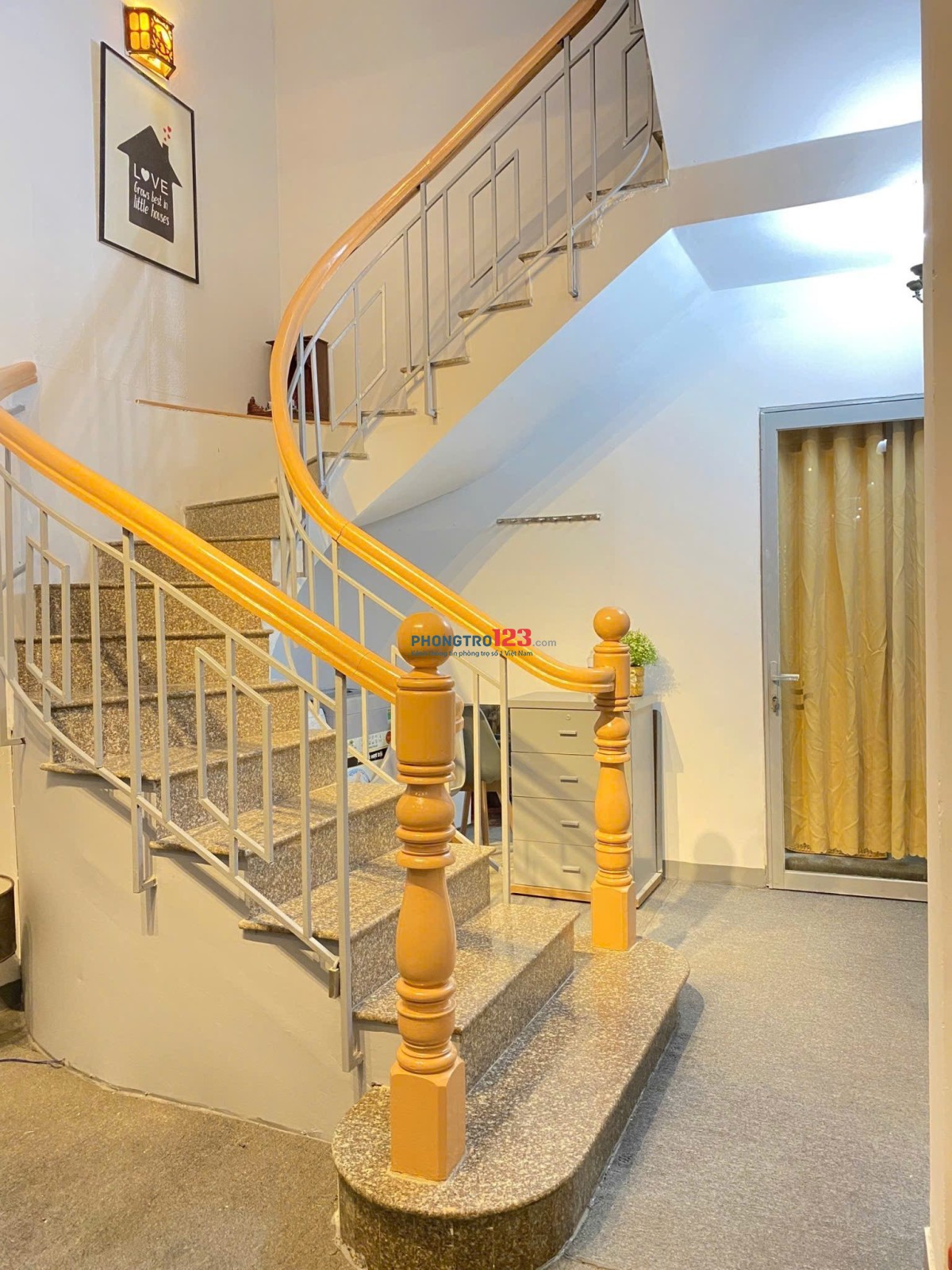CĂN HỘ FULL NỘI THẤT CỬA SỔ LỚN SÁT Q1, Q3 GẦN ĐH MỞ, ĐH KINH TẾ,...