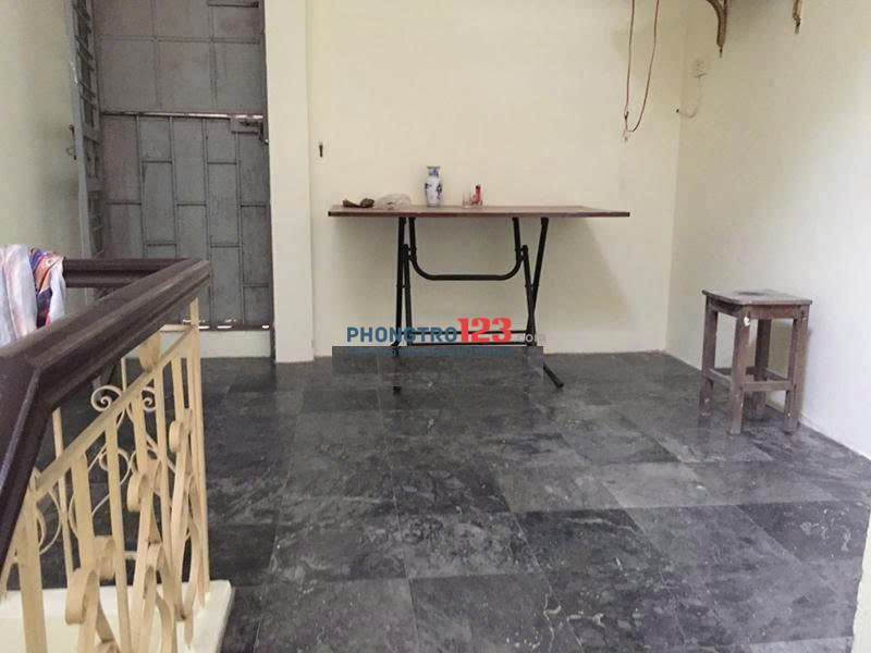 Nhà riêng ngõ phố minh khai gần đầu bạch mai dt30m2x4t giá 10tr