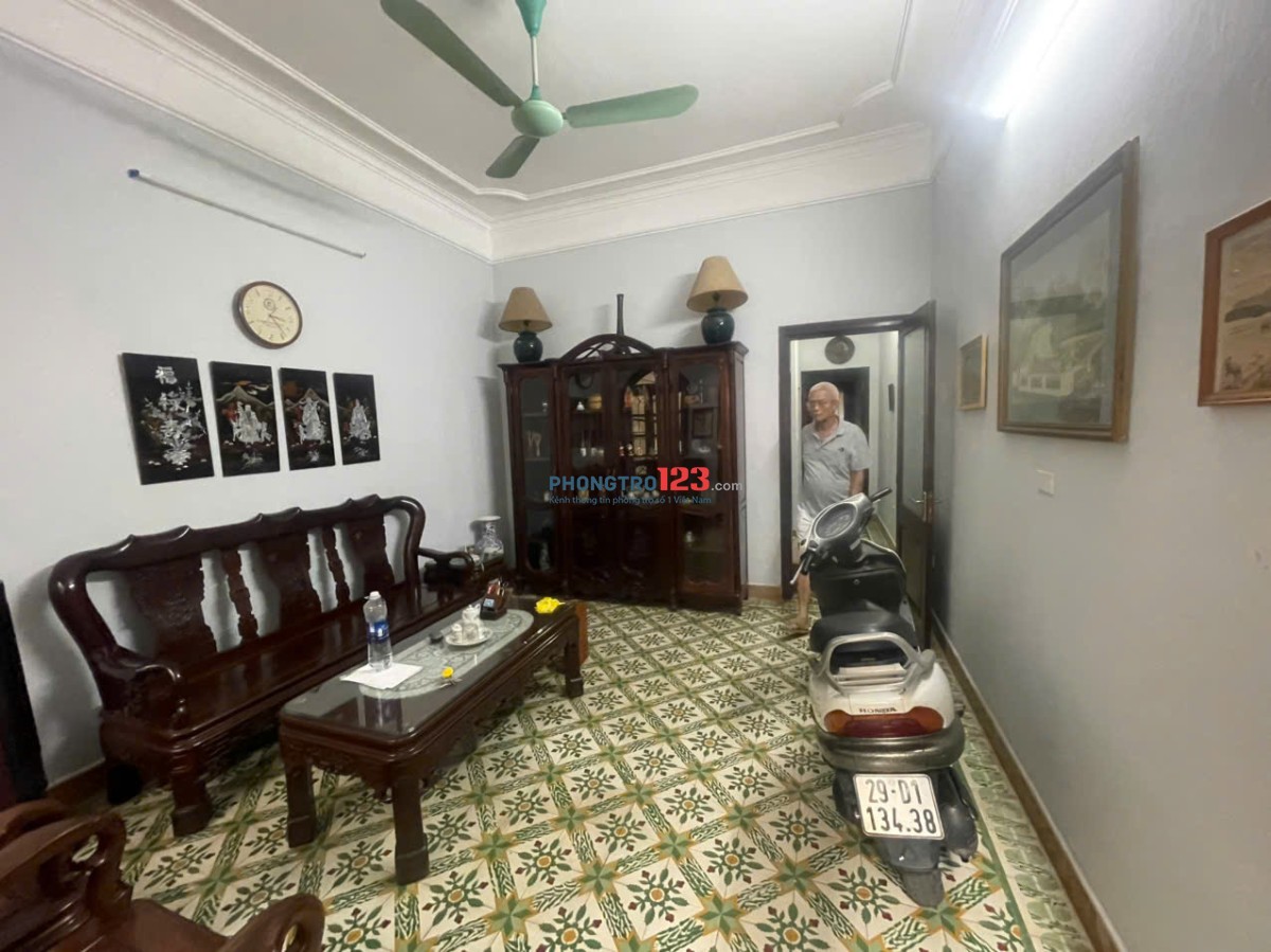 Ngõ 274, đường Trương Định, diện tích 55m2x3t va 20m2 sân trước sau, 13 triệu