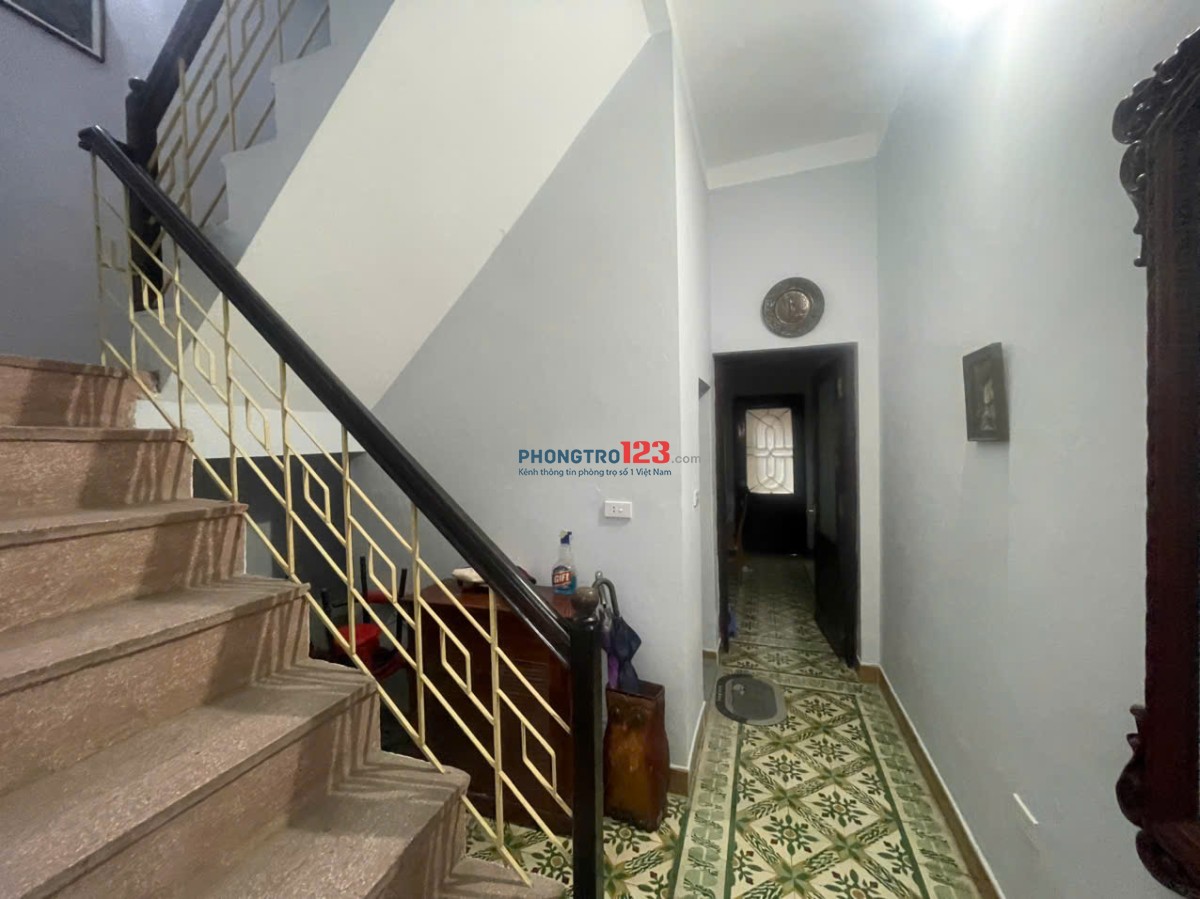 Ngõ 274, đường Trương Định, diện tích 55m2x3t va 20m2 sân trước sau, 13 triệu