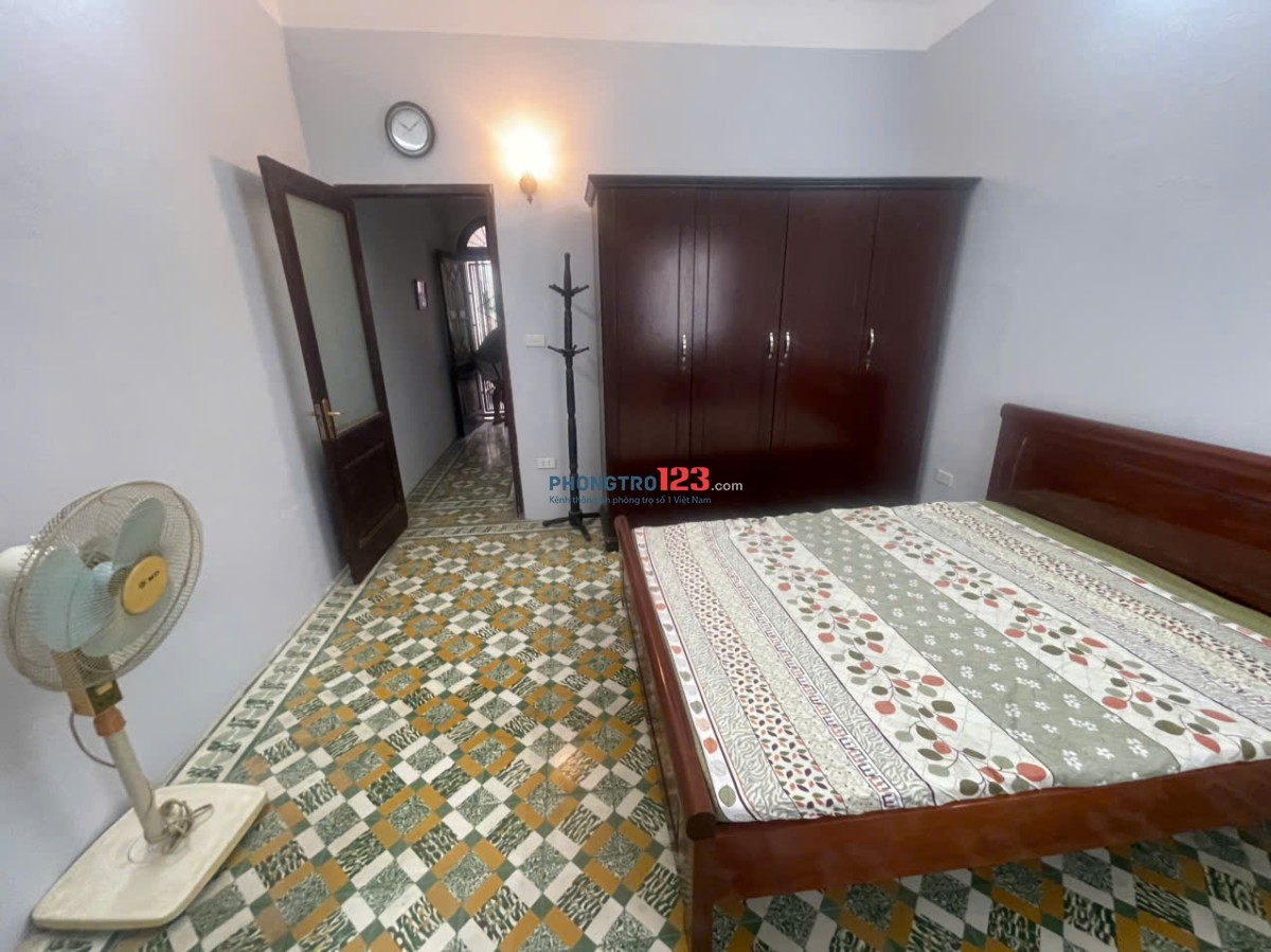 Ngõ 274, đường Trương Định, diện tích 55m2x3t va 20m2 sân trước sau, 13 triệu