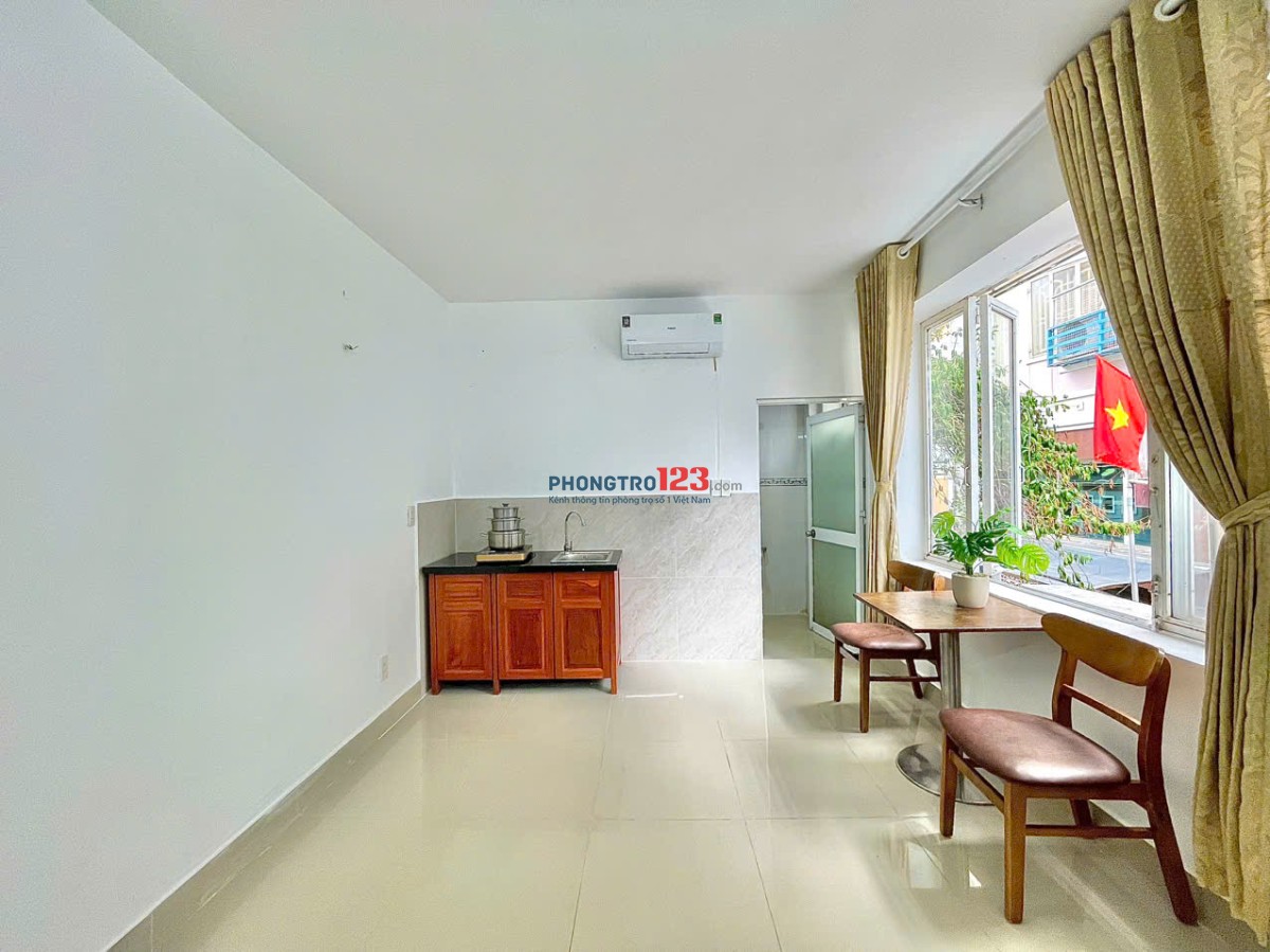 PHÒNG MỚI THOÁNG MÁT, TIỆN NGHI, ĐỐI DIỆN ETOWN CỘNG HOÀ TÂN BÌNH