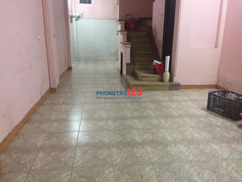 Nhà riêng ngõ 663 trương định gần nam đô dt60m2x3t giá 8tr