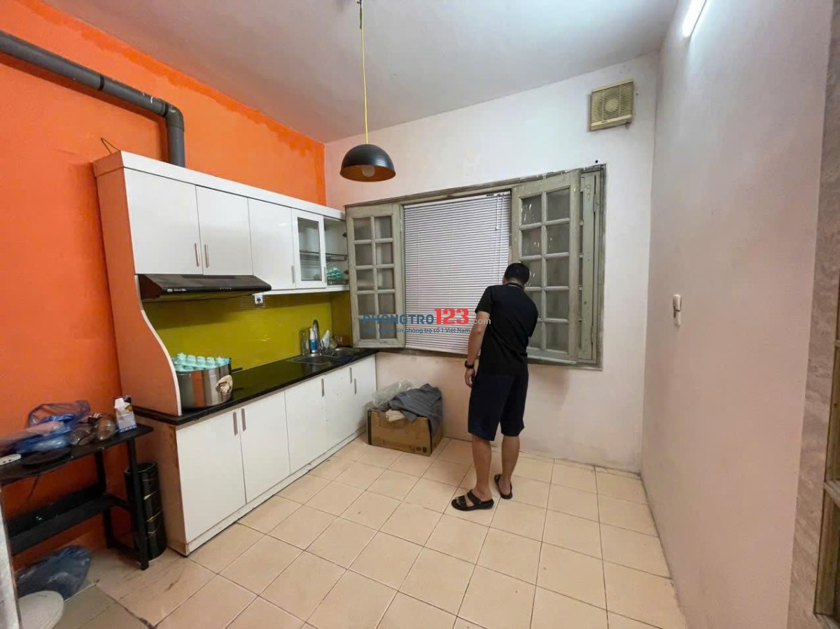 Nhà riêng ngõ 383 trần đại nghĩa dt35m2x3t giá 10tr