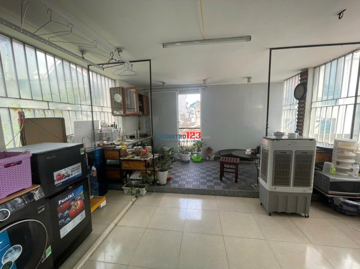 Nhà riêng ngõ 120 phố định công gần giải phóng dt70m2x4t giá 23tr