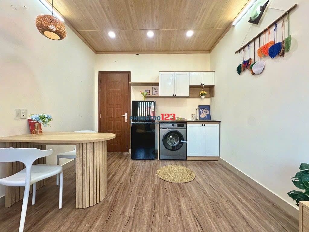 CHO THUÊ PHÒNG CỬA SỔ LỚN KHU BẾP XA GIƯỜNG, MÁY GIẶT RIÊNG Ở ĐỖ TẤN PHONG PHÚ NHUẬN GẦN HUTECH HIU
