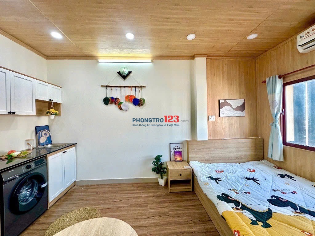CHO THUÊ PHÒNG CỬA SỔ LỚN KHU BẾP XA GIƯỜNG, MÁY GIẶT RIÊNG Ở ĐỖ TẤN PHONG PHÚ NHUẬN GẦN HUTECH HIU