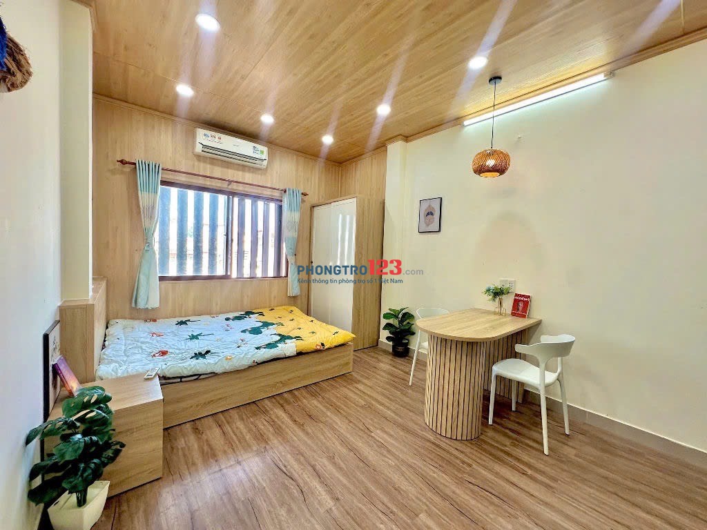 CHO THUÊ PHÒNG CỬA SỔ LỚN KHU BẾP XA GIƯỜNG, MÁY GIẶT RIÊNG Ở ĐỖ TẤN PHONG PHÚ NHUẬN GẦN HUTECH HIU