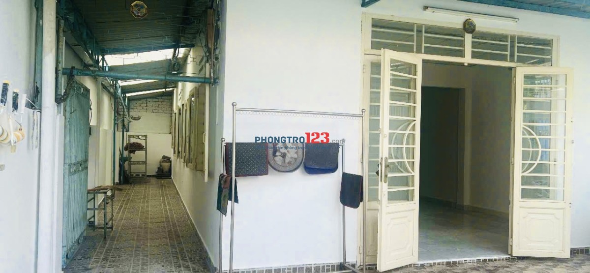 Nhà cấp 4 nguyên căn, đường 42 gần bệnh viện Lê Văn Thịnh, rộng phù hợp với gia đình có nhỏ