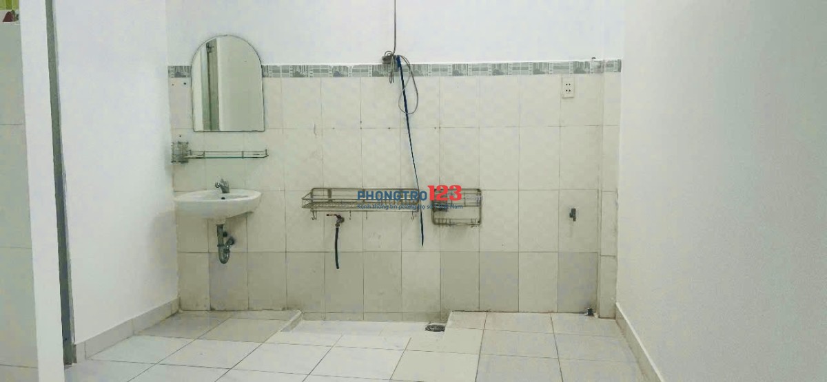 Nhà cấp 4 nguyên căn, đường 42 gần bệnh viện Lê Văn Thịnh, rộng phù hợp với gia đình có nhỏ