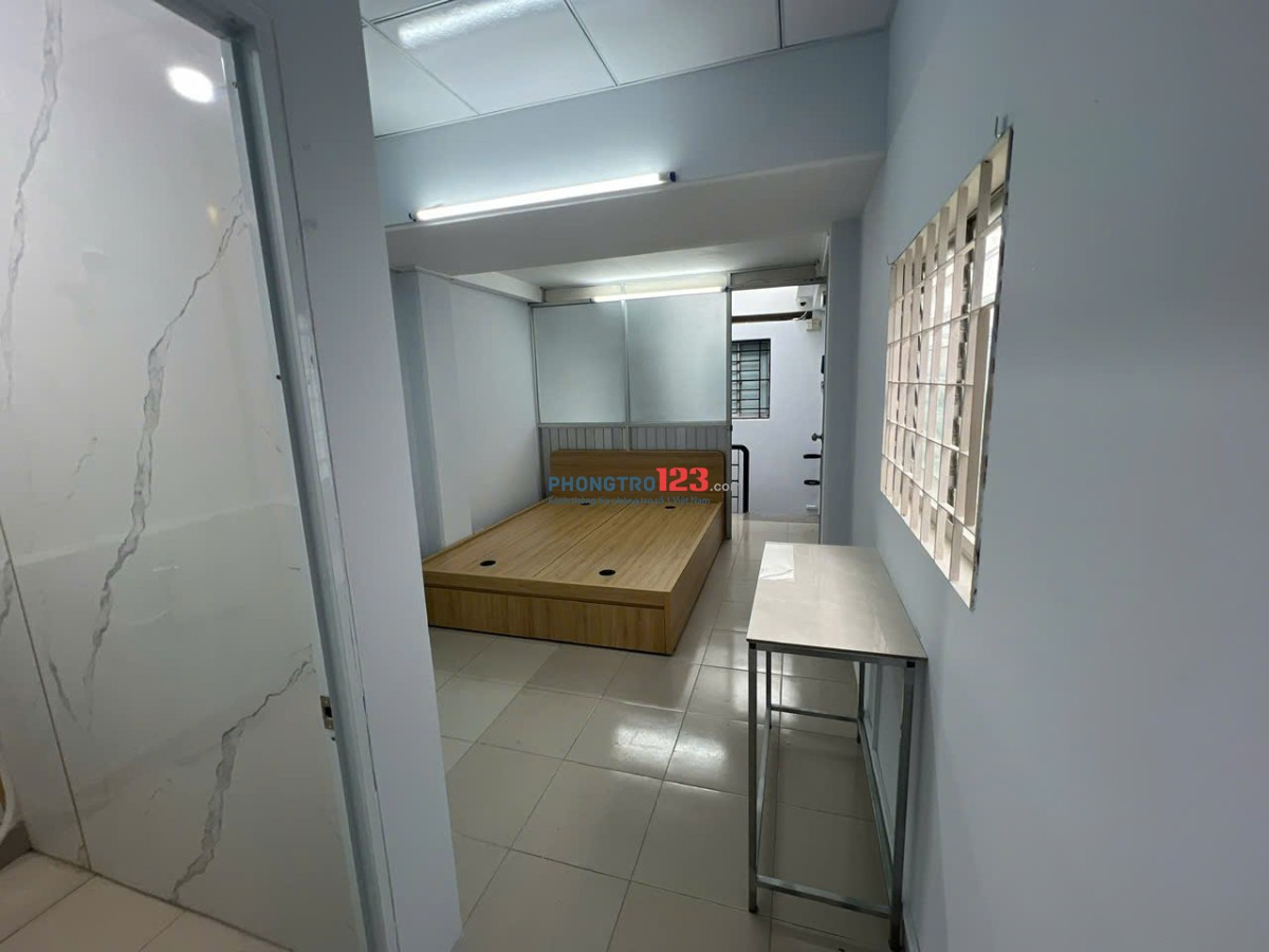 Phòng trọ ngay trung tâm Q3, 20m2, khu an ninh, mặt tiền cư xá Đô Thành