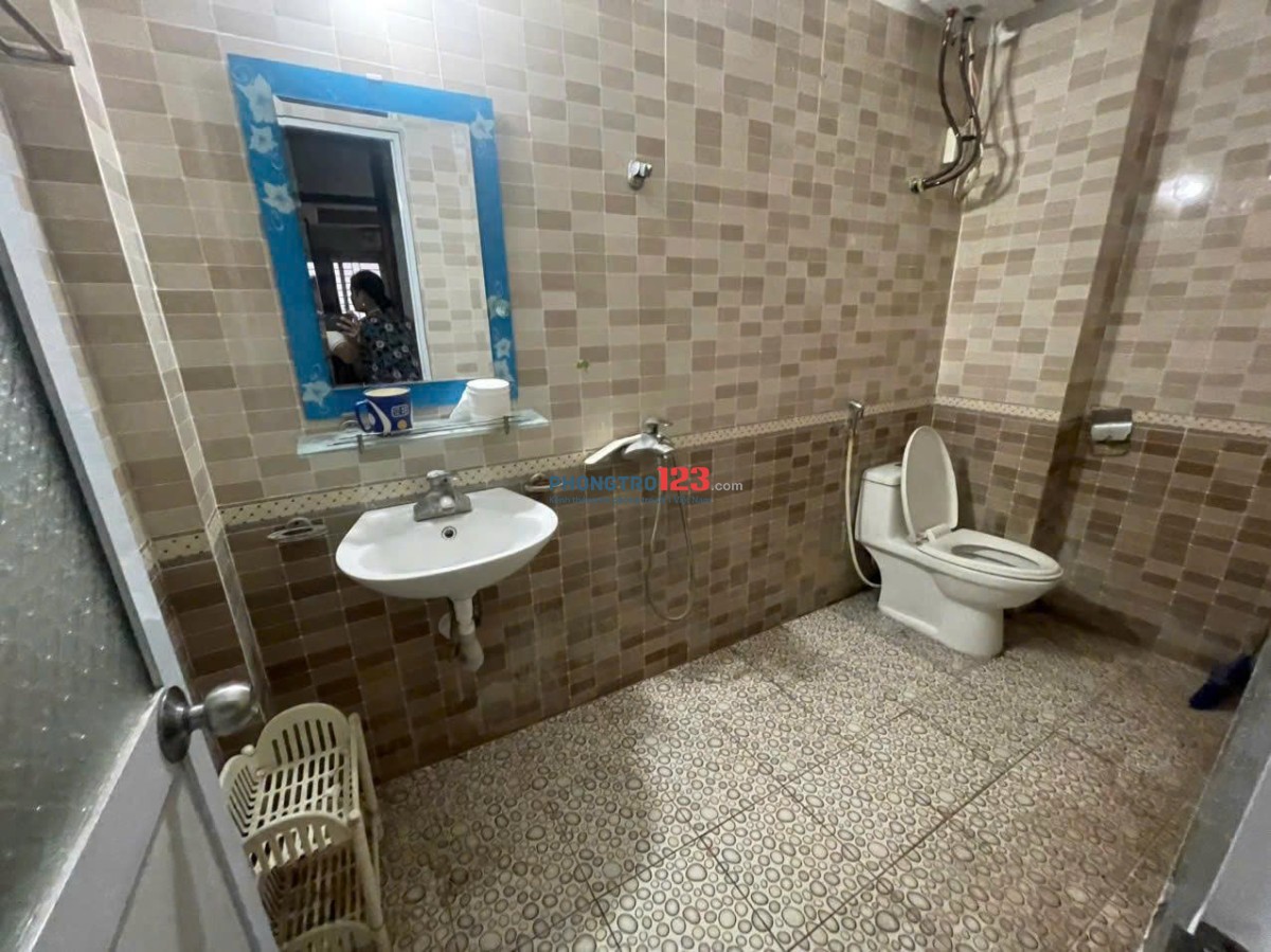 Nhà riêng ngõ 259 vĩnh hưng dt35m2x5t giá 11tr
