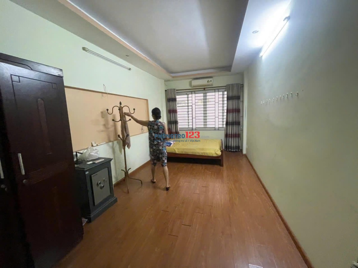 Nhà riêng ngõ 259 vĩnh hưng dt35m2x5t giá 11tr