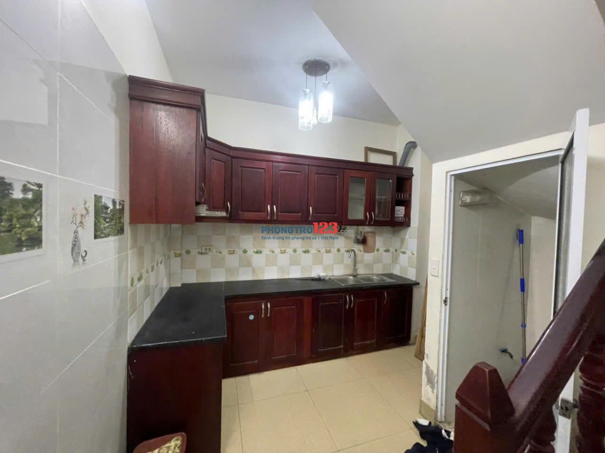 Nhà riêng ngõ 259 vĩnh hưng dt35m2x5t giá 11tr