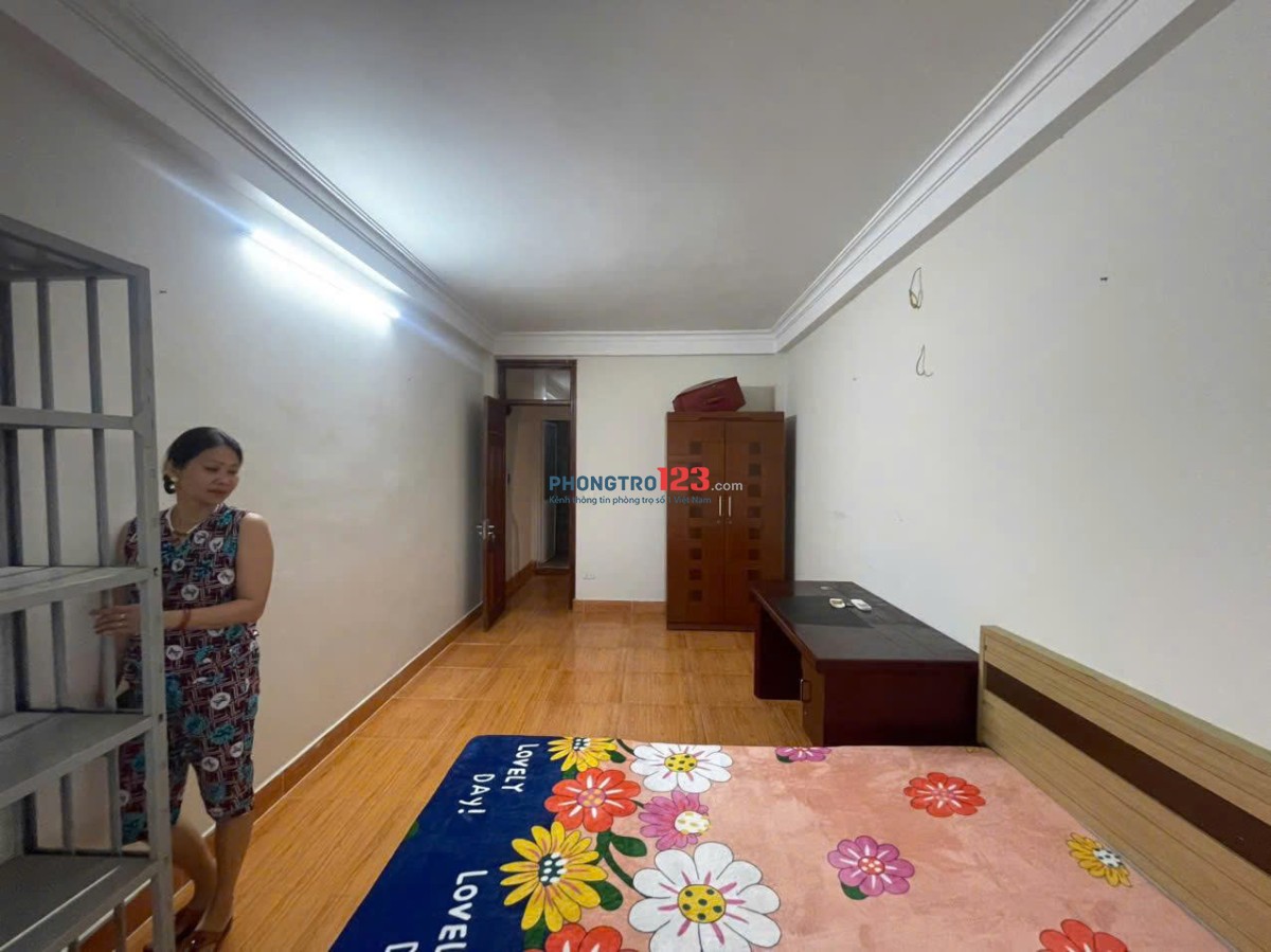 Nhà riêng ngõ 259 vĩnh hưng dt35m2x5t giá 11tr