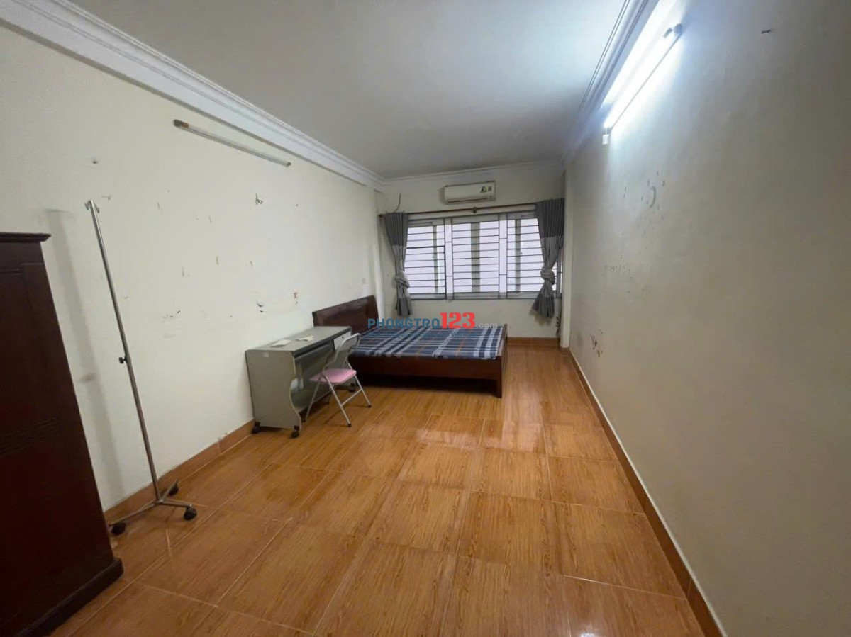 Nhà riêng ngõ 259 vĩnh hưng dt35m2x5t giá 11tr