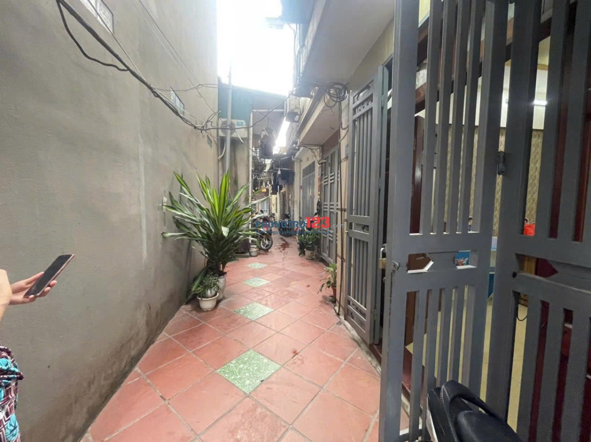 Nhà riêng ngõ 259 vĩnh hưng dt35m2x5t giá 11tr