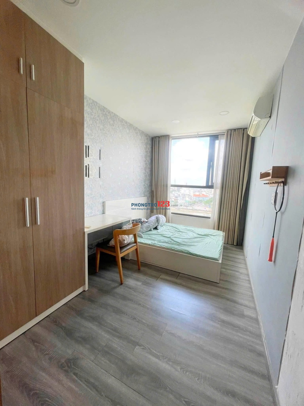 C/c Cao Cấp Resgreen Tower 3PN giá 15.5 tr/th 89m2 có sẵn nội thất