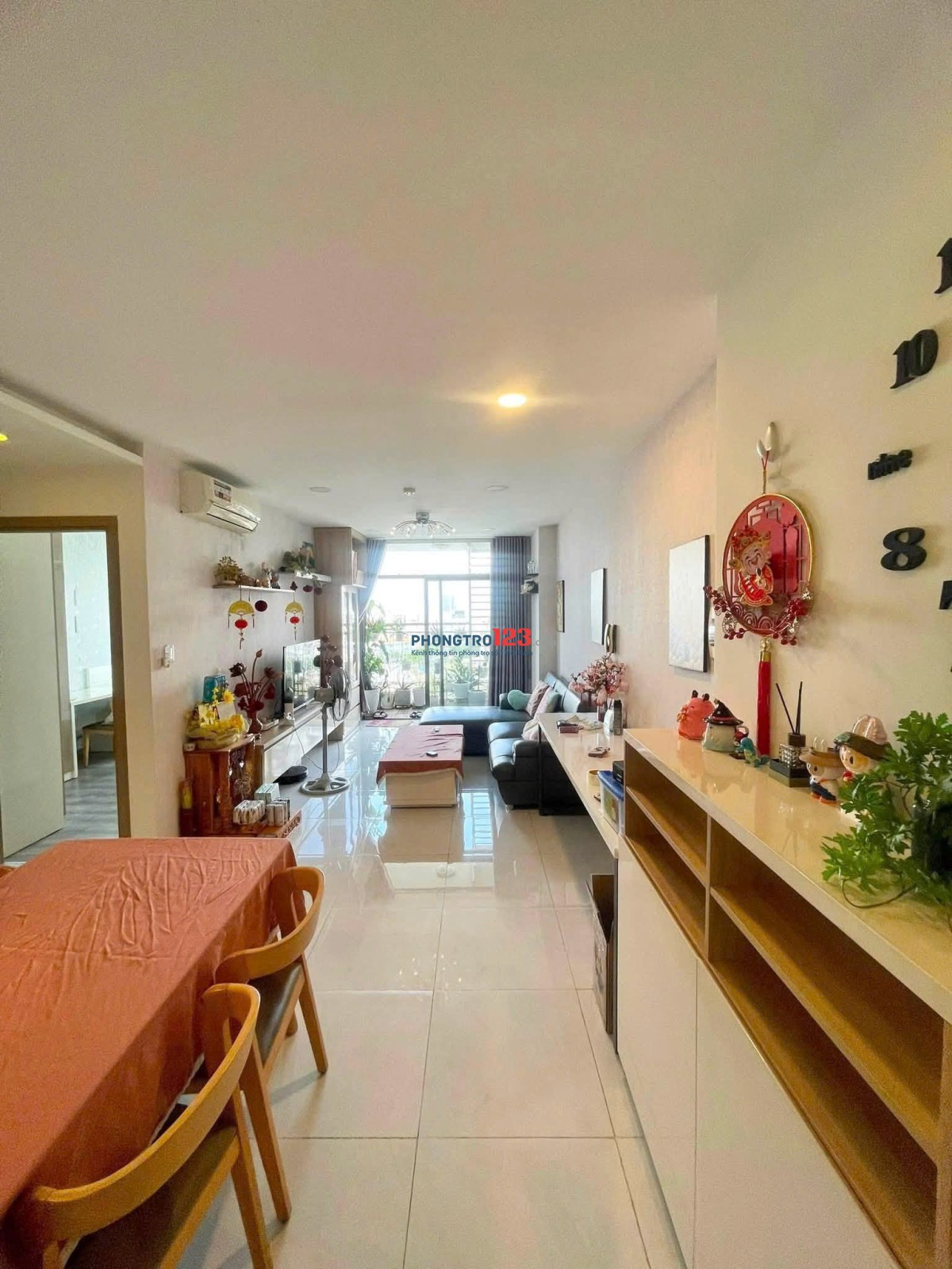 C/c Cao Cấp Resgreen Tower 3PN giá 15.5 tr/th 89m2 có sẵn nội thất