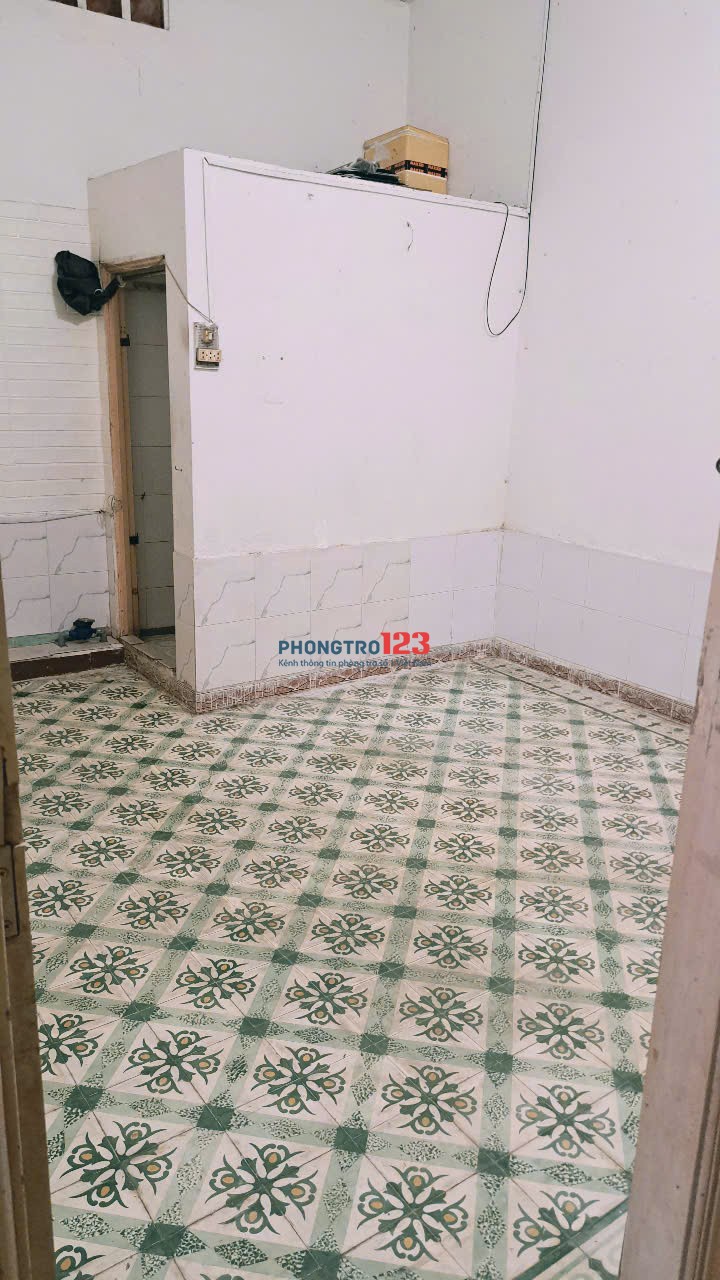 Cho thuê phòng giá rẻ tại số nhà 23/26a đường c1.gần ngã tư hoàng hoa thám cộng hòa