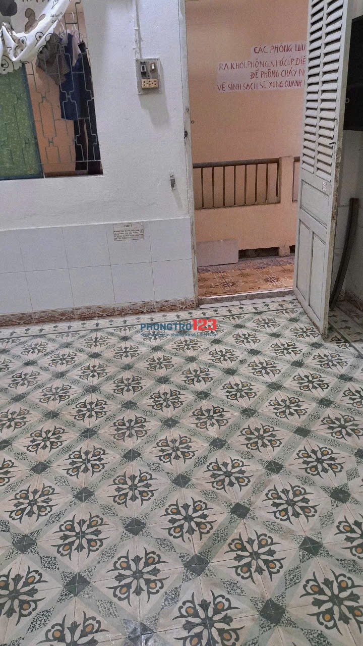 Cho thuê phòng giá rẻ tại số nhà 23/26a đường c1.gần ngã tư hoàng hoa thám cộng hòa