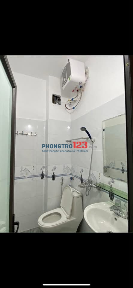 Chính chủ cho thuê phòng trọ, đầy đủ nội thất, gần đh Điện Lực, Đại Nam, giá chỉ 2.4tr/tháng