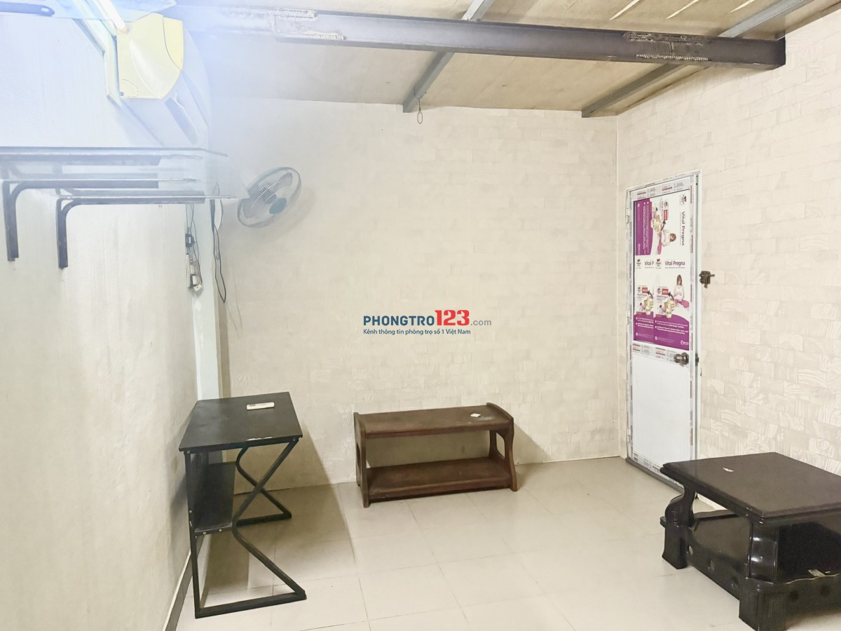 Cho thuê phòng giá rẻ, full nội thất ngay 870 Lạc Long Quân
