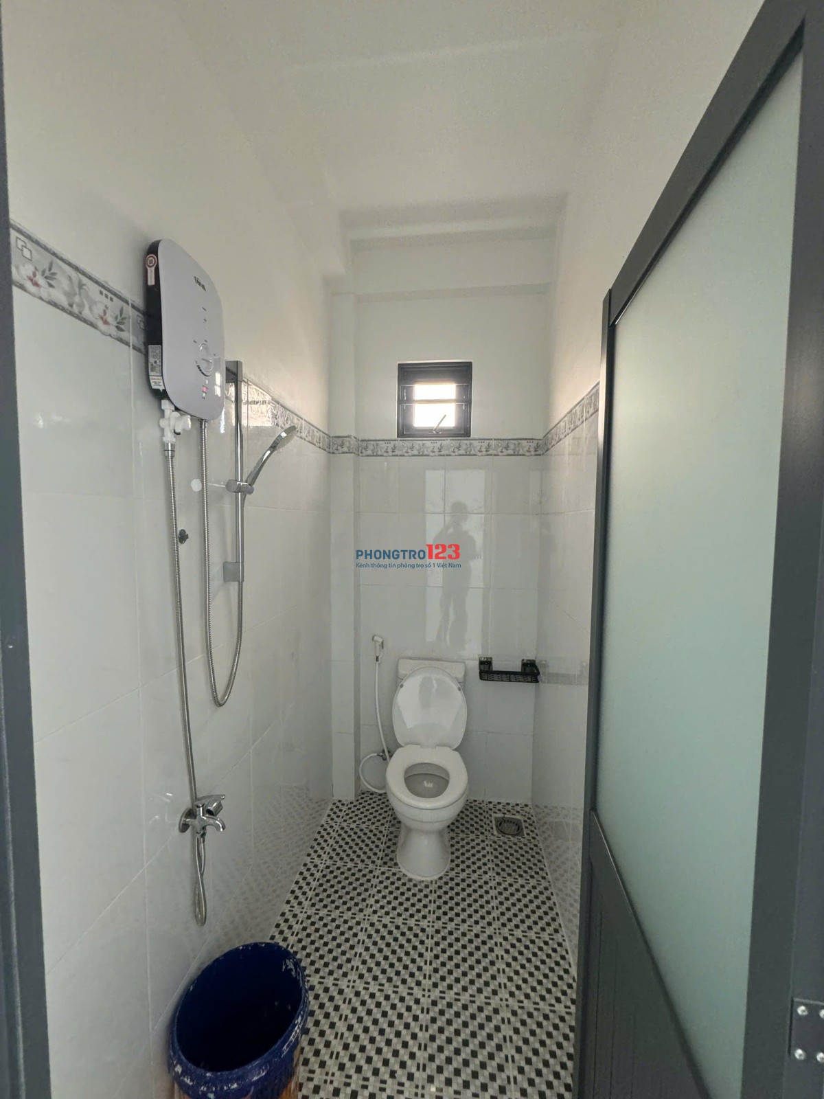 Kiot 1 trệt-1 lầu Full nội thất gần KDC Tân Đô