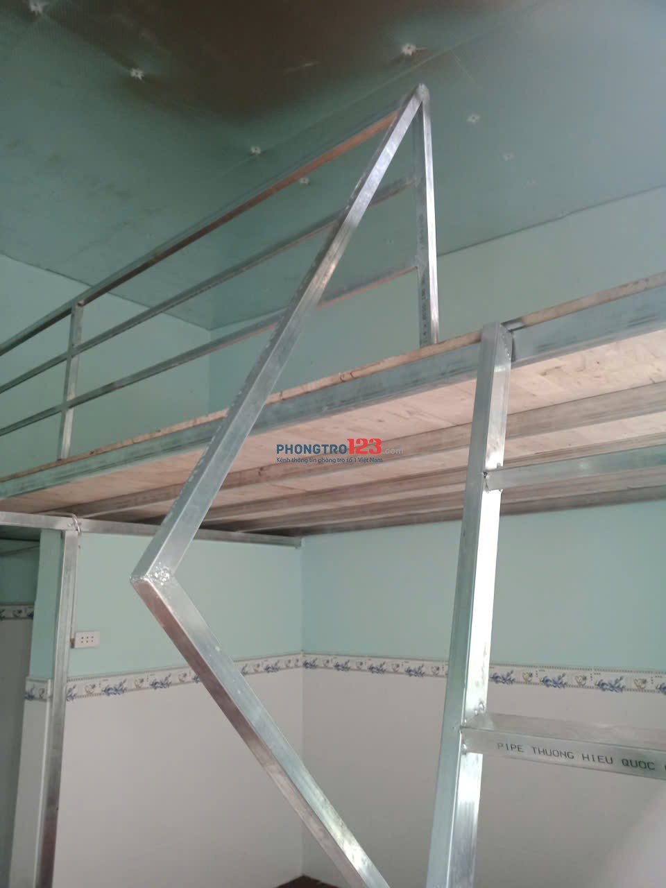 Phòng trọ mới sửa chữa, có gác, 23h đóng cổng