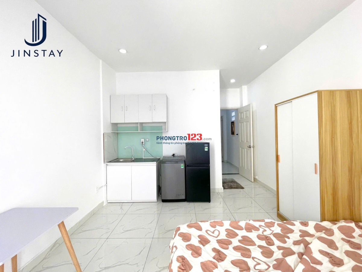 Cho thuê phòng ban công lớn thoáng, máy giặt riêng, bếp xa giường Nguyễn Văn Đậu gần uef hutech hiu