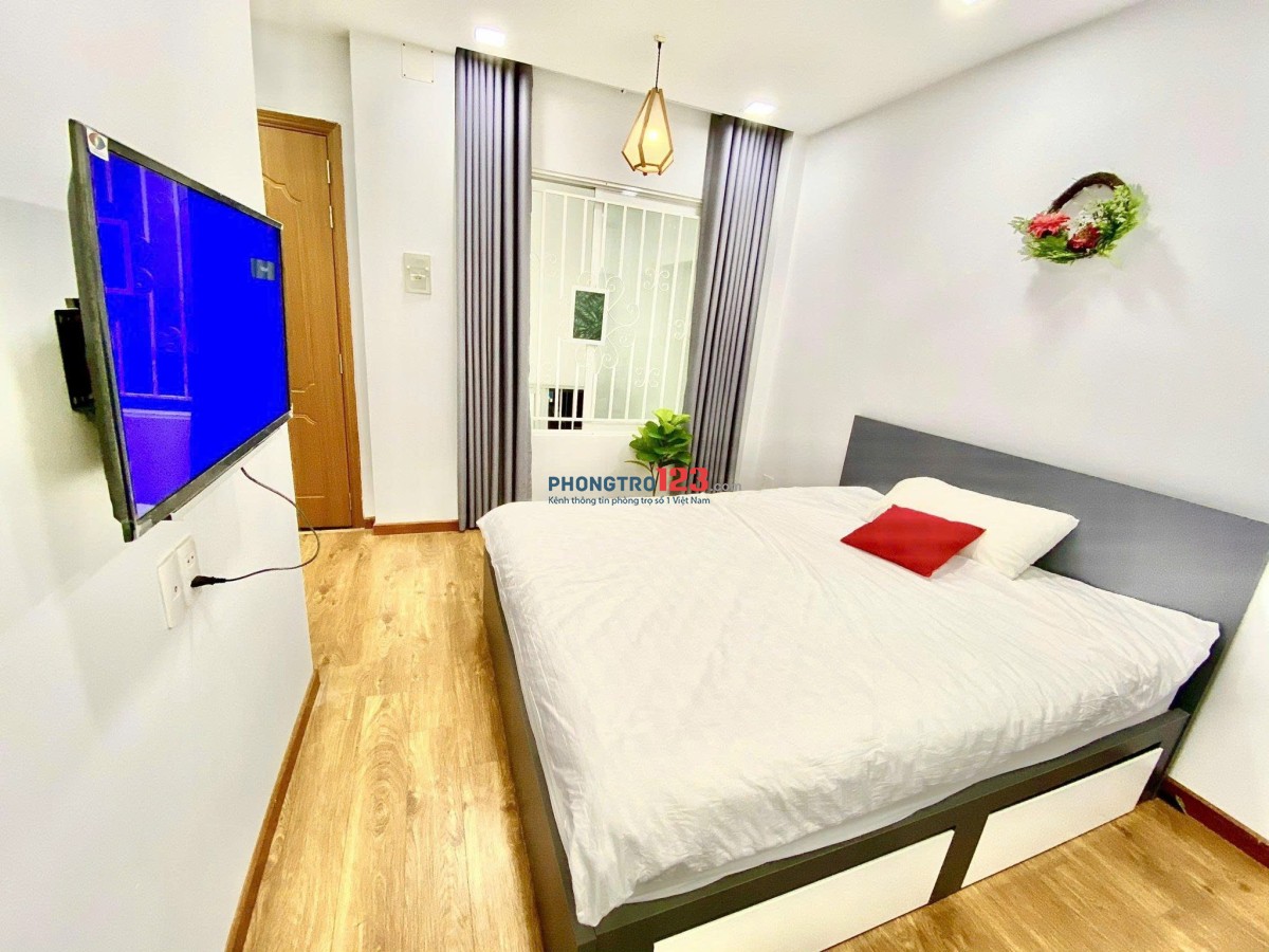 Cho thuê phòng tách bếp, cửa sổ lớn, full nội thất cao cấp, khu bếp riêng nguyễn cửu vân sát hutech
