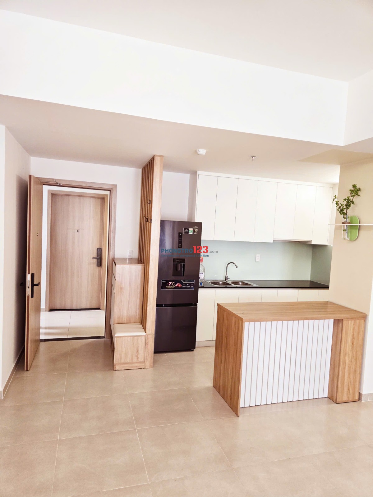 Tìm Nữ NVVP thuê phòng Master - Căn 2PN1WC đủ nội thất