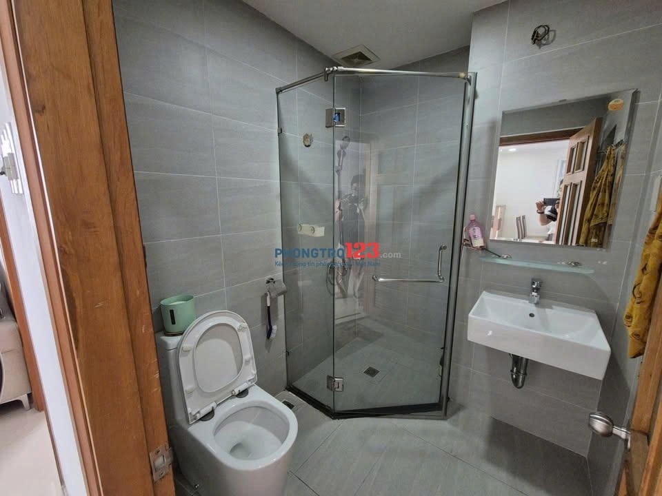Căn Hộ ORIENTAL PLAZA – 685 ÂU CƠ-2PN, Giá thuê 11.5 tr/th nội thất y hình.