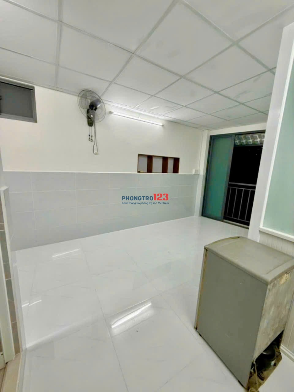 CHO THUÊ PHÒNG MỚI - FULL NỘI THẤT - BAN CÔNG THOÁNG MÁT - GẦN CHỢ BÀ CHIỂU