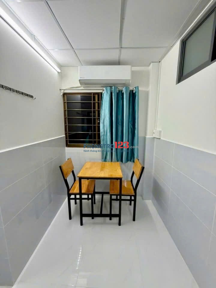 CHO THUÊ PHÒNG MỚI - FULL NỘI THẤT - BAN CÔNG THOÁNG MÁT - GẦN CHỢ BÀ CHIỂU