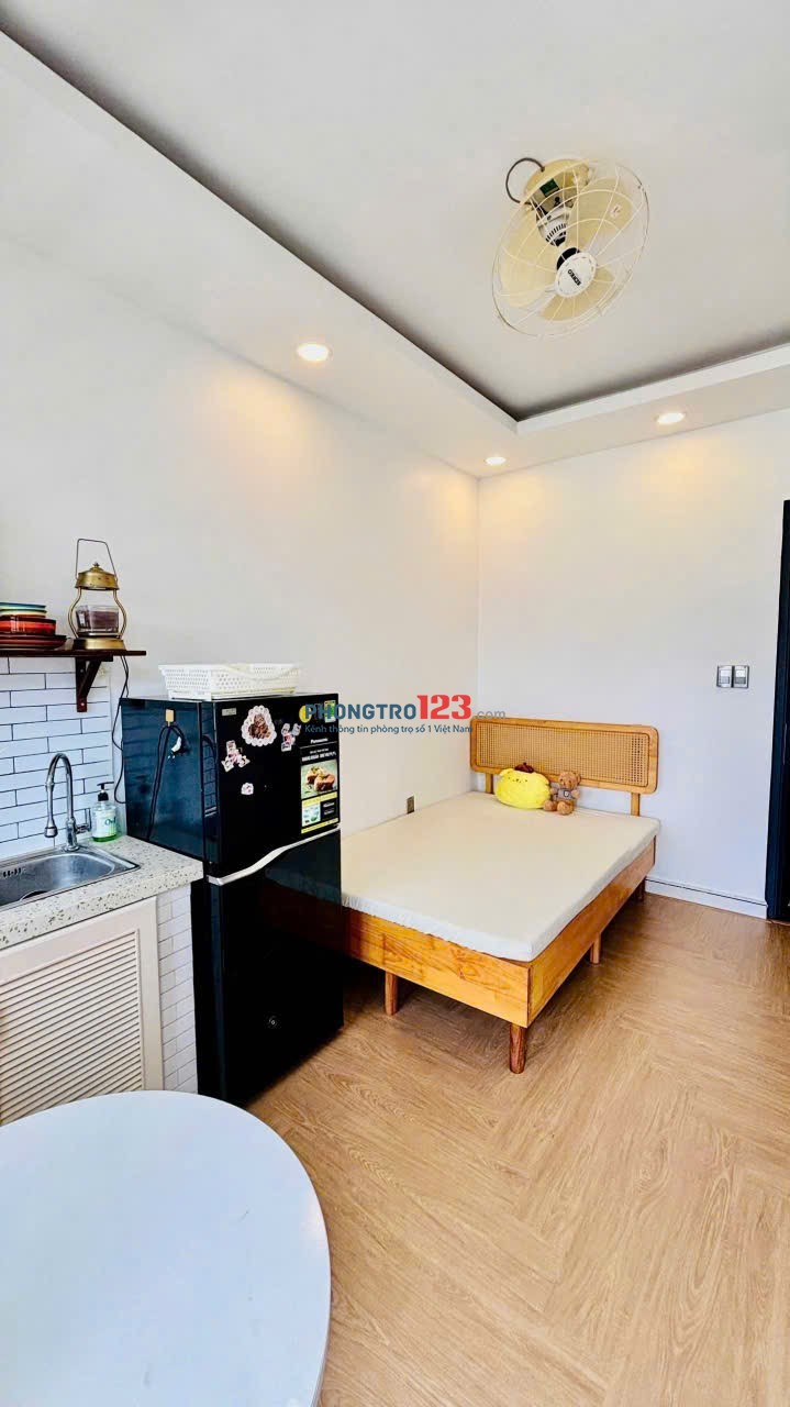 Cho Thuê Phòng Nguyên Tầng Lầu - Ban Công, Full Nội Thất - Nơ Trang Long - Bình Thạnh