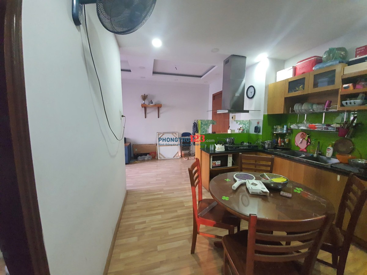 Chung cư Screc - Nhiêu Lộc căn 2p ngủ, rộng 73m2 giá 12,5tr/tháng.