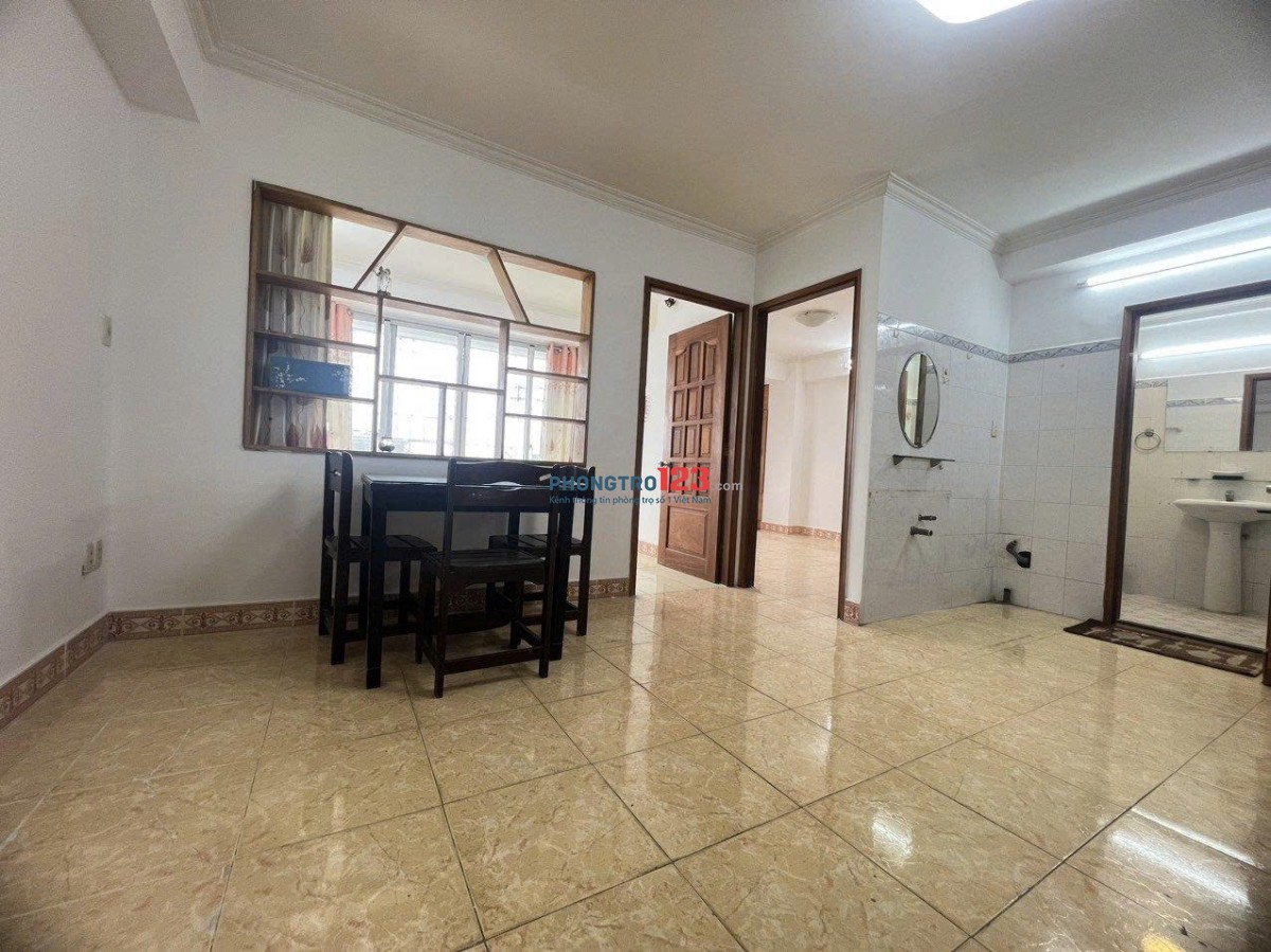 Chung cư Đặng Văn Ngữ 83m2, 2p ngủ, không nội thất, giá 11,5tr/tháng