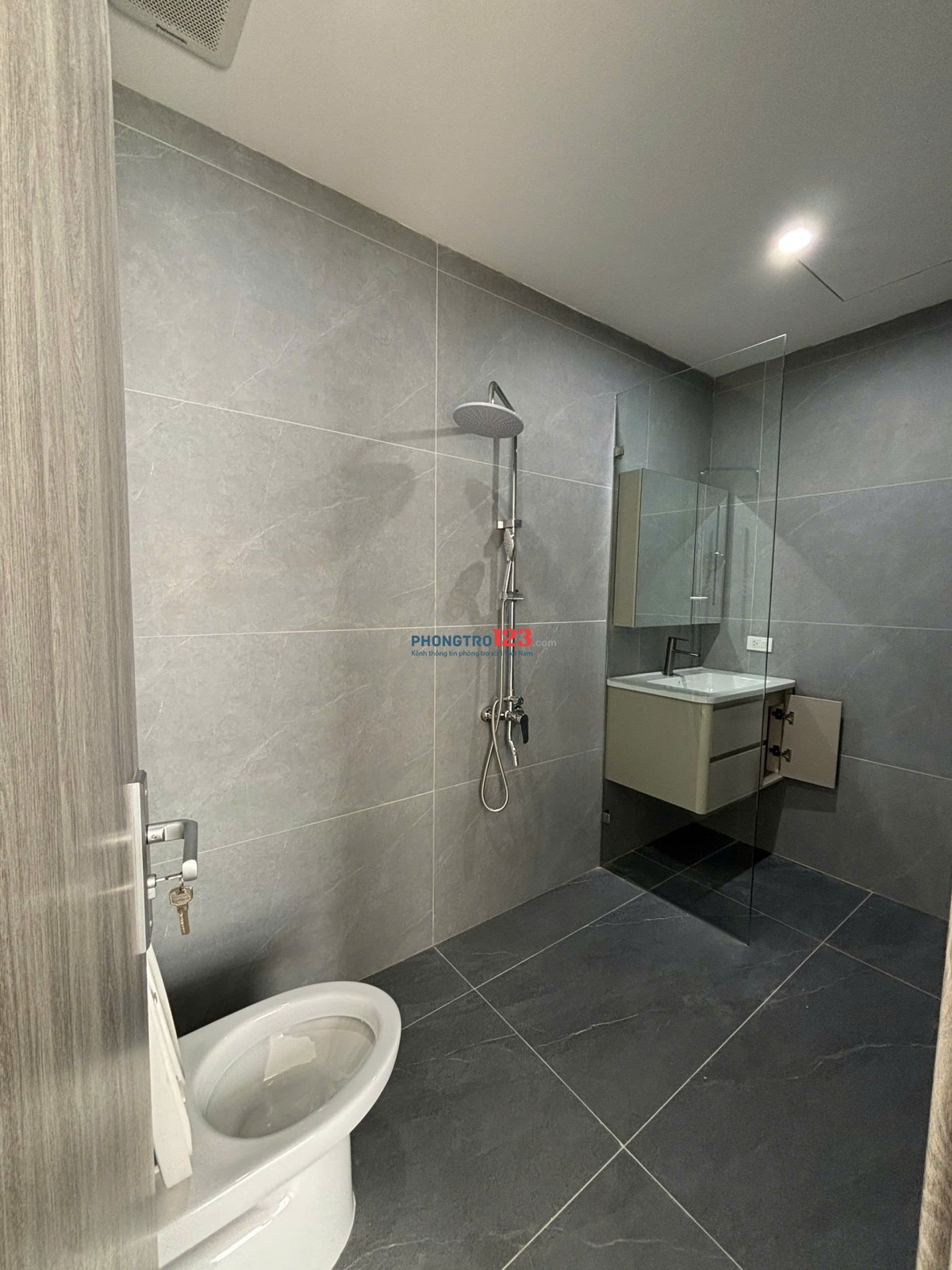 Cho thuê chung cư ResGreen Tower, Tân Phú- 87m2, 3Pn giá 14tr5/tháng