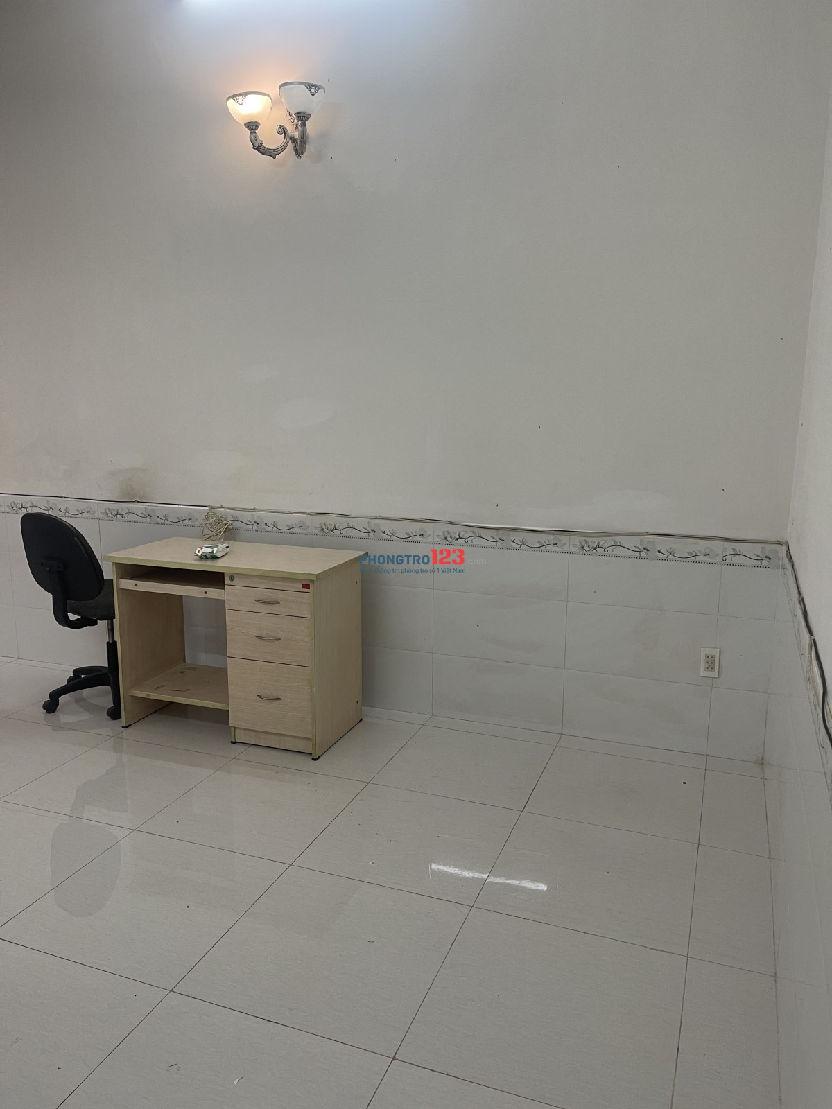 Cho thuê phòng diện tích 30 m2 giá 5.5 tr, 20 m2 giá 3.5 tr