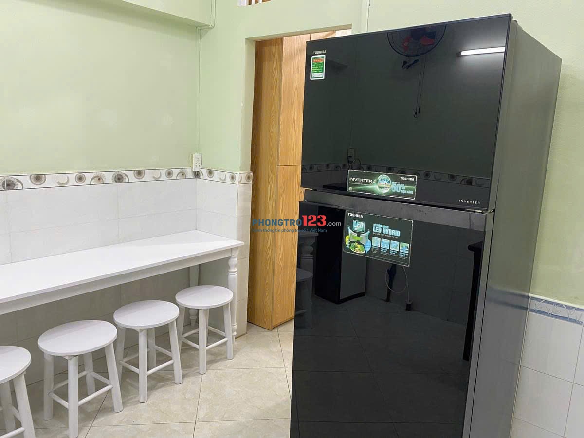 KÝ TÚC XÁ CHO SINH VIÊN NỮ NGAY HÀNG XANH, BÌNH THẠNH