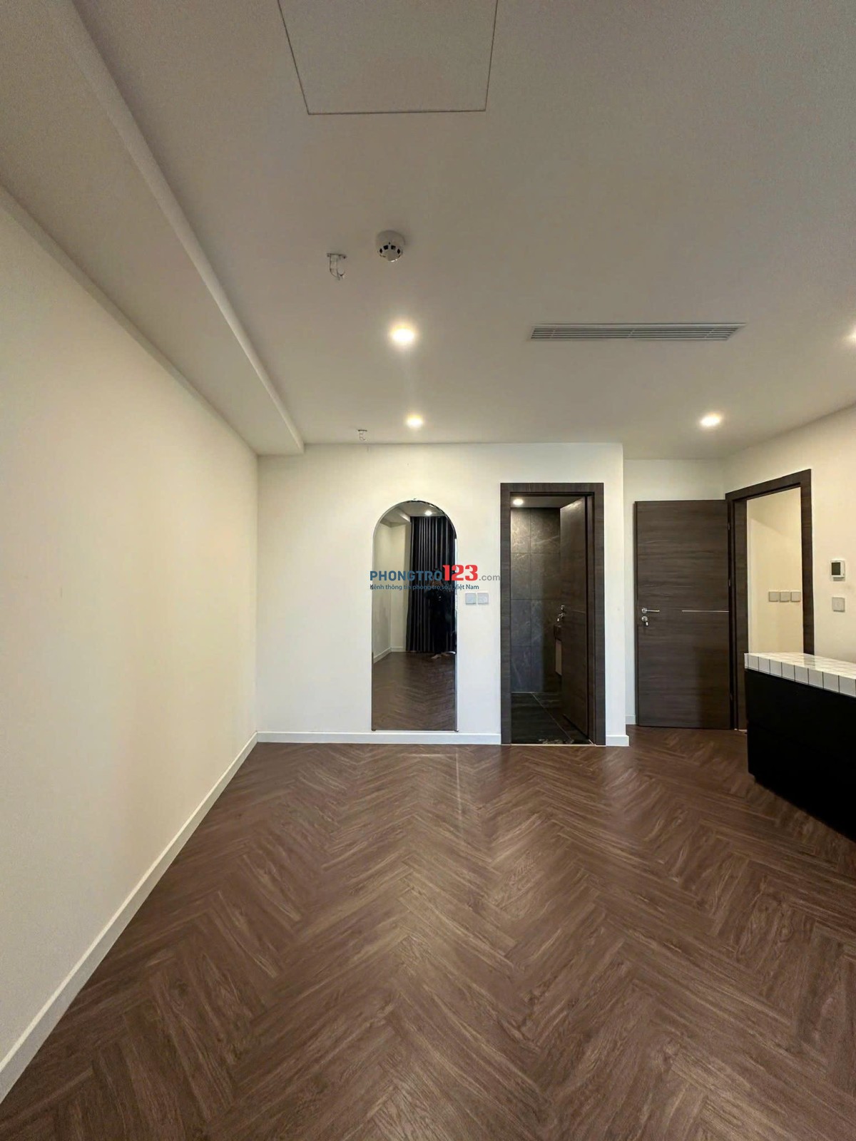 Cho thuê chung cư Screc, Trường Sa Quận 3- 2PN-ko nội thất giá 13 triệu/th