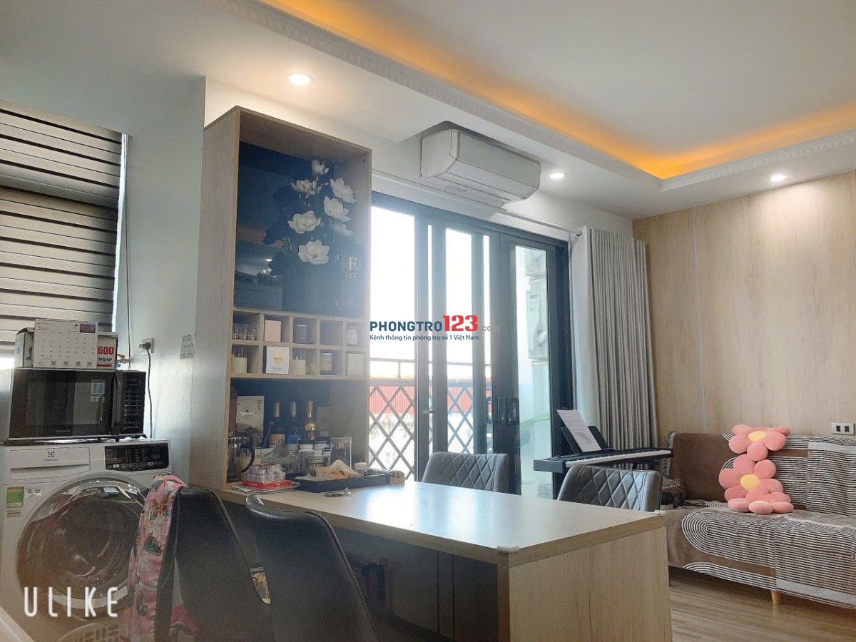 Cho thuê Căn Chung cư mini 1N,1K Full đồ cực VIP, Ngõ rộng View toàn mặt hồ Tây. Chỉ 12tr