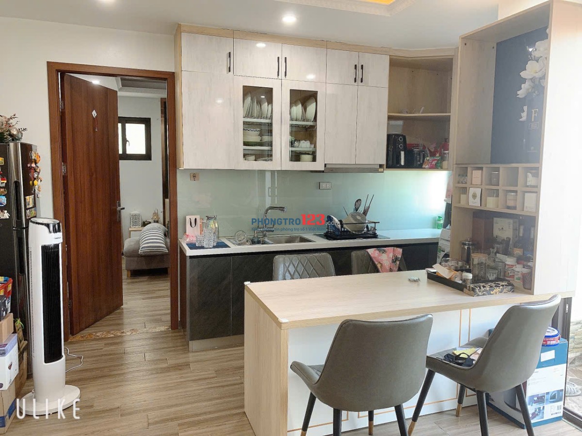 Cho thuê Căn Chung cư mini 1N,1K Full đồ cực VIP, Ngõ rộng View toàn mặt hồ Tây. Chỉ 12tr