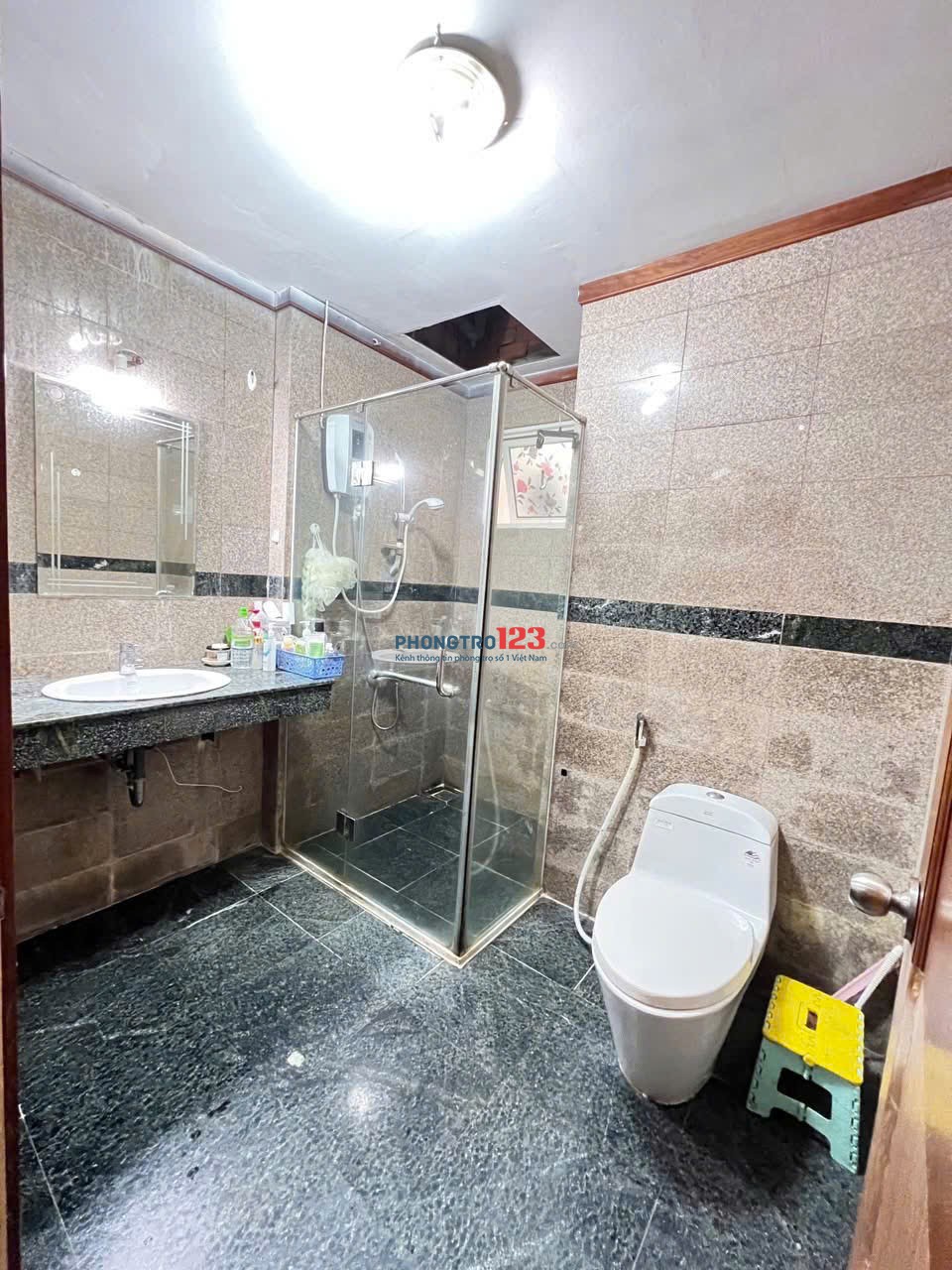 Phòng mới đủ nội thất cho nam tại Hoàng Anh Giai Việt với an ninh 24/24 ở Quận 8