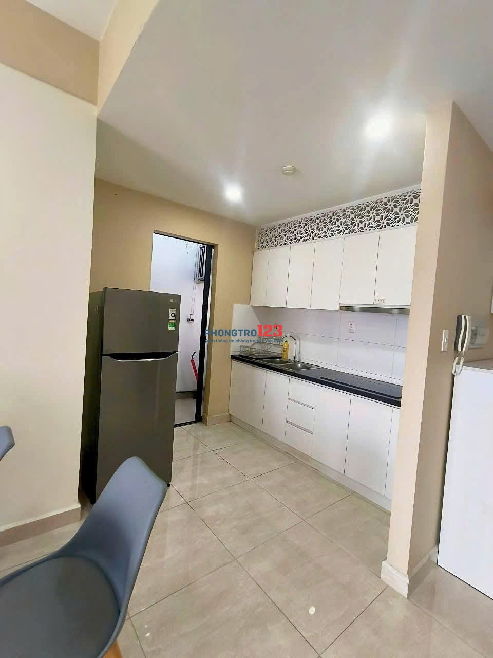 Chung cư Lạc Long Quân- Quận 11, 3PN Full nội thất căn góc giá 13 triệu/th