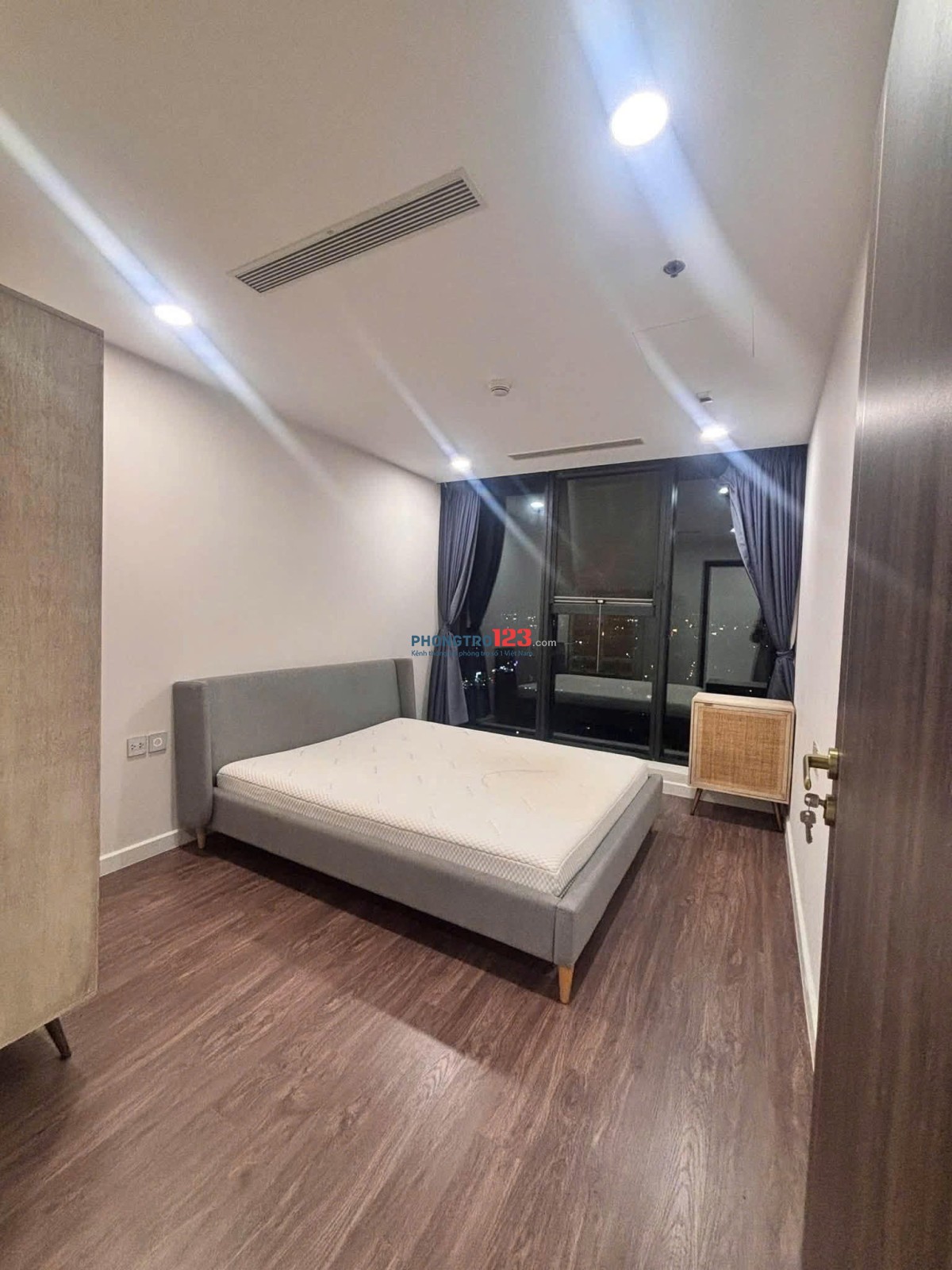 Cho thuê C/c Central Plaza- Phạm Văn Hai 2PN FULL nội thất giá 13 triệu/th nhà trống sẵn