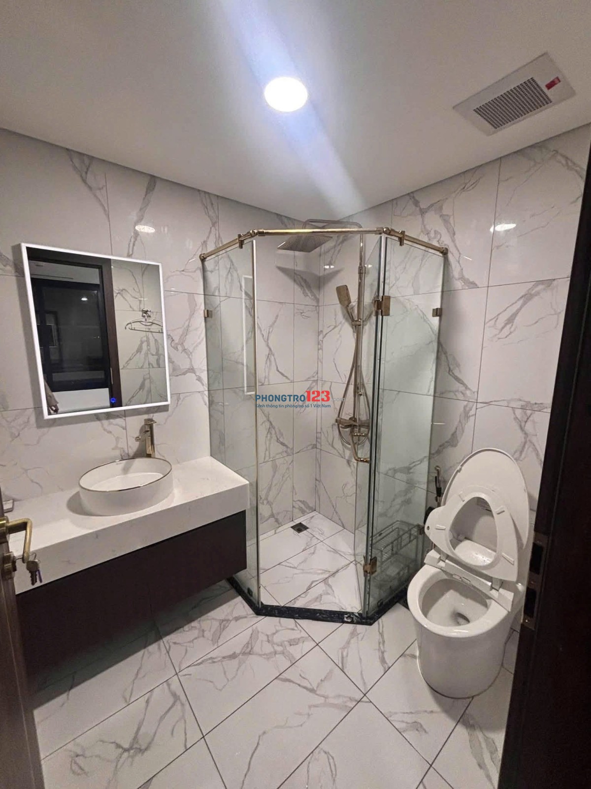 Cho thuê C/c Central Plaza- Phạm Văn Hai 2PN FULL nội thất giá 13 triệu/th nhà trống sẵn