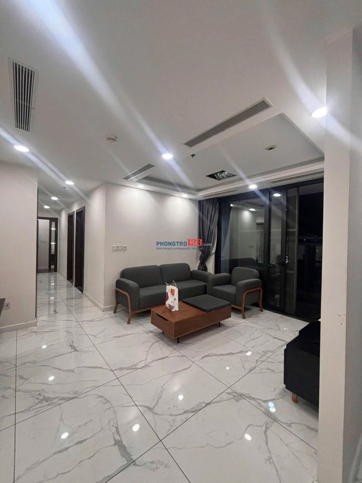 Cho thuê C/c Central Plaza- Phạm Văn Hai 2PN FULL nội thất giá 13 triệu/th nhà trống sẵn